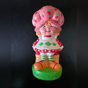 Strawberry Shortcake plastic 4" Figurune